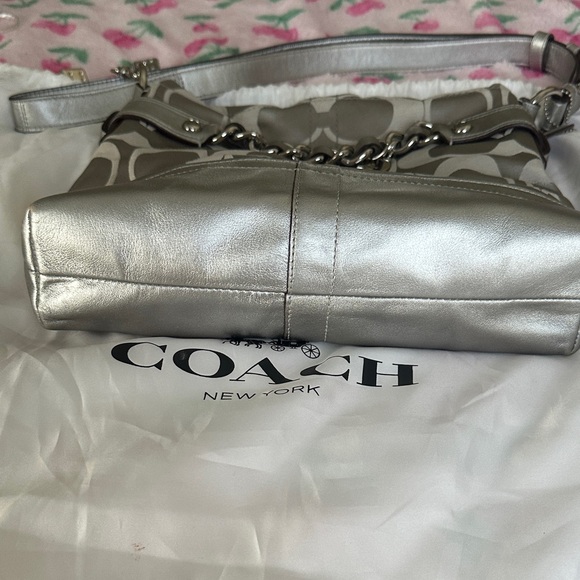 Coach Silver Bag - Picture 2 of 12